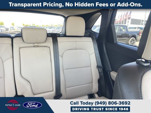 Used 2020 Ford Escape Titanium w/ Titanium Premium Package 2.0 AWD/4WD image 9