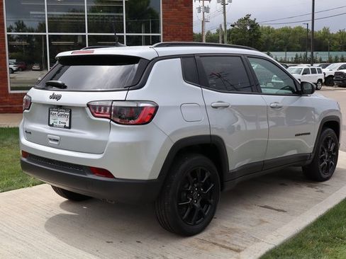 New 2025 Jeep Compass Latitude w/ Sun & Sound Group image 34