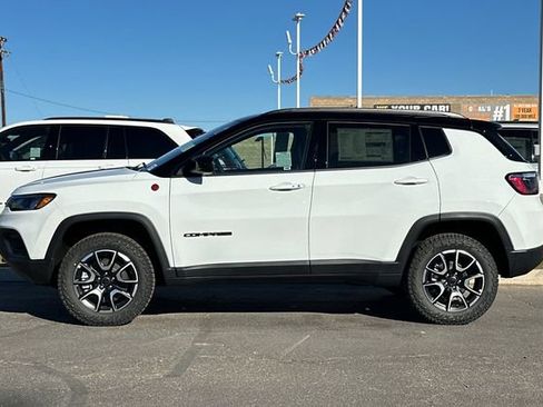 New 2026 Jeep Compass Trailhawk w/ Sun, Sound & Navigation Group AWD/4WD image 12