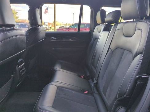 Used 2023 Jeep Grand Cherokee Altitude AWD/4WD image 14