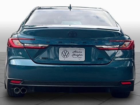 Used 2025 Toyota Camry SE w/ Convenience Package FWD image 5