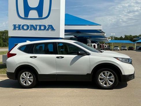 Used 2019 Honda CR-V LX image 2