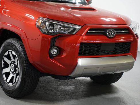 Certified 2024 Toyota 4Runner TRD Off-Road Premium image 4