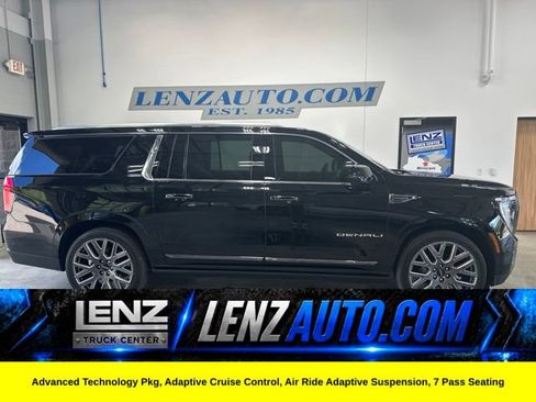 Used 2025 GMC Yukon XL Denali Ultimate AWD/4WD image 1