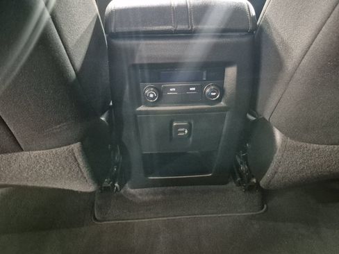 Certified 2021 Chevrolet Traverse LT FWD image 22