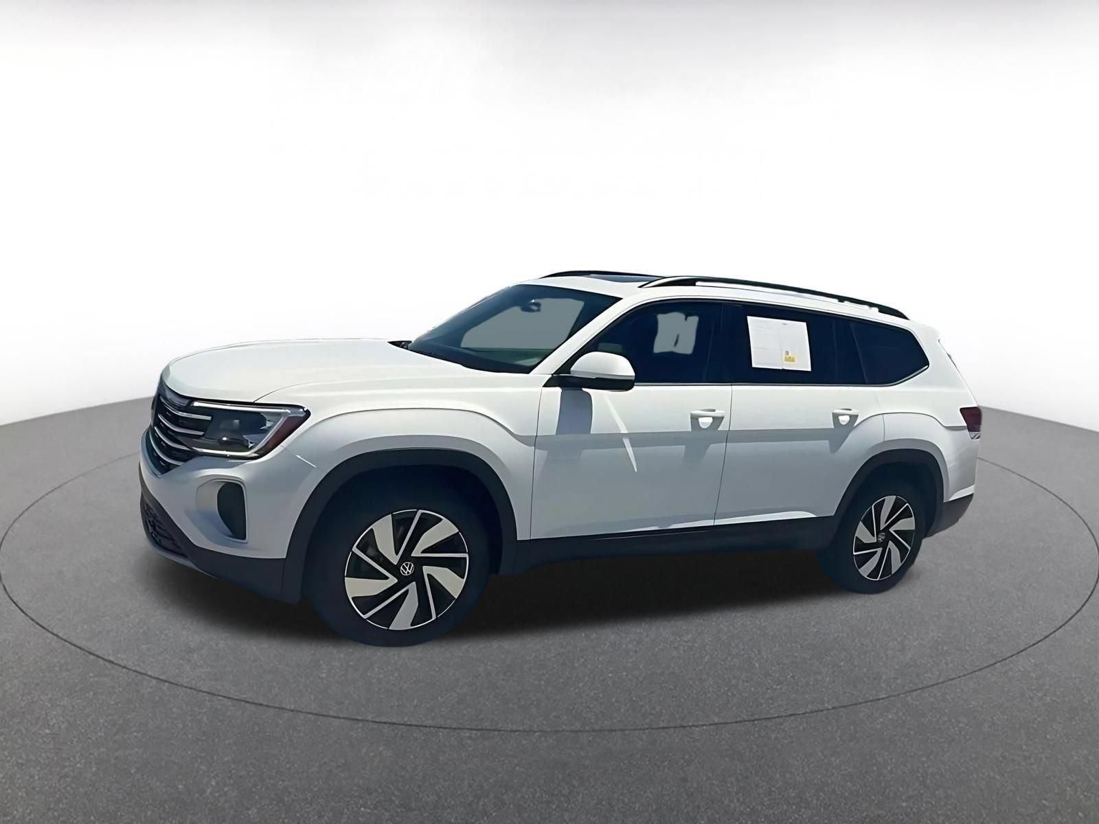 Used 2026 Volkswagen Atlas SE FWD image 8