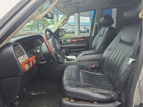 Used 2003 Lincoln Navigator Luxury image 21
