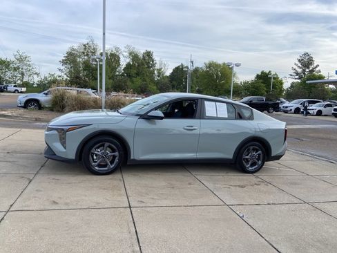 Used 2025 Kia K4 LXS image 5