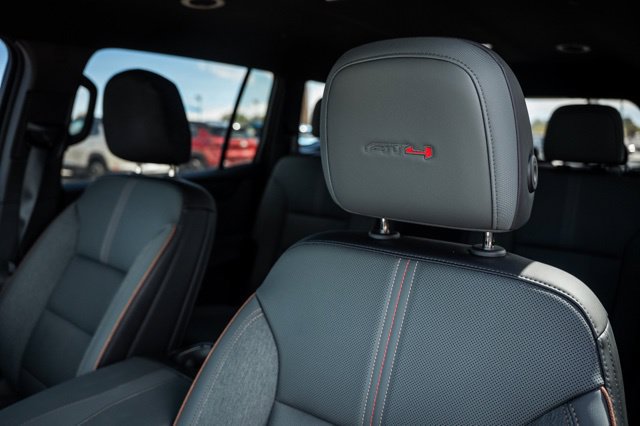 Used 2025 GMC Acadia AT4 AWD/4WD image 25
