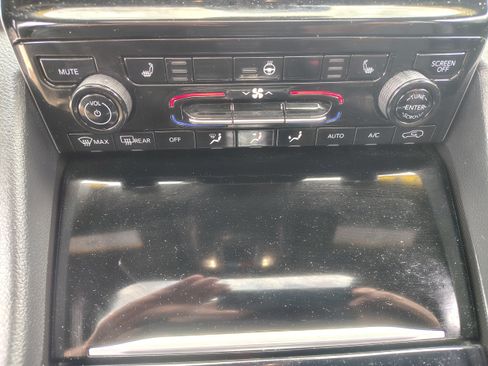 Certified 2024 Jeep Grand Cherokee Altitude AWD/4WD image 36