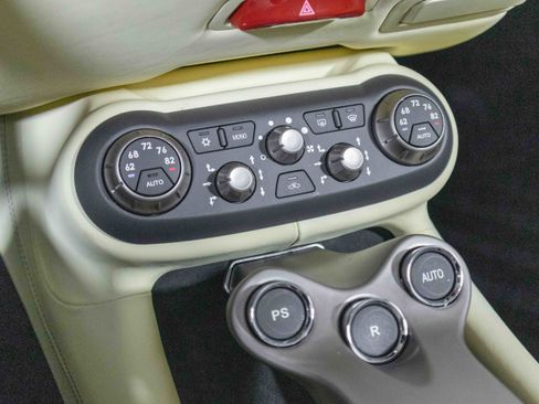 Used 2010 Ferrari California image 33