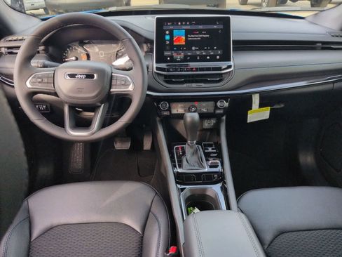 New 2026 Jeep Compass Latitude image 14