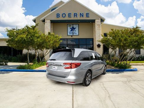Used 2018 Honda Odyssey Touring image 5
