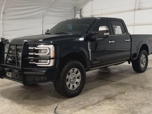 Used 2023 Ford F250 Lariat w/ Lariat Ultimate Package AWD/4WD image 8
