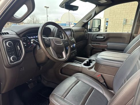 Used 2023 GMC Sierra 3500 Denali w/ Technology Package image 11