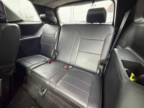Used 2018 Chevrolet Traverse LT w/ LPO, 'HIT The Road' Package AWD/4WD image 18
