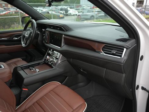 Used 2023 GMC Yukon XL Denali Ultimate w/ LPO, Floor Liner Package AWD/4WD image 52