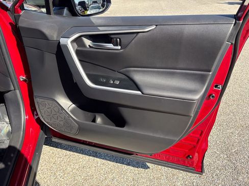 Certified 2025 Toyota RAV4 XLE image 38