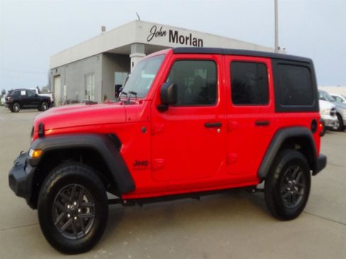 Certified 2025 Jeep Wrangler Unlimited Sport AWD/4WD image 1
