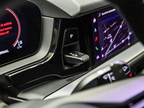 Used 2025 Porsche Cayenne image 27