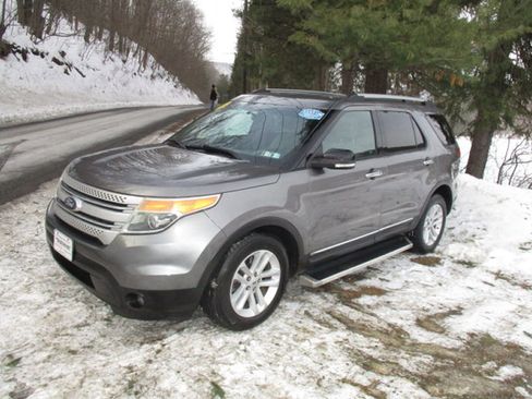 Used 2014 Ford Explorer XLT image 1
