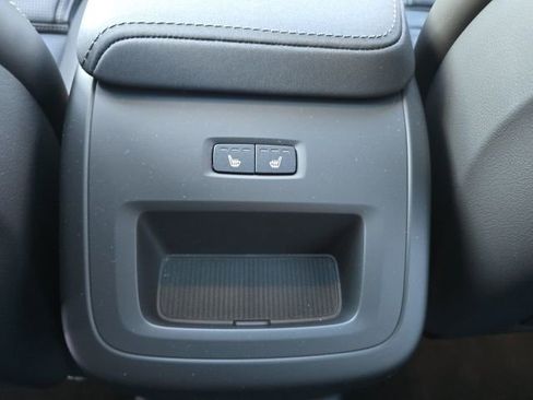 Certified 2026 Volvo XC60 T8 Ultra image 24