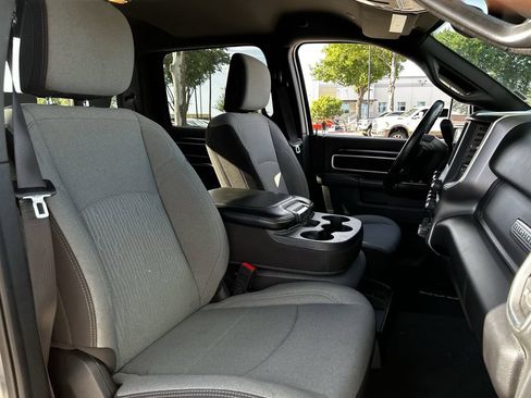 Used 2024 RAM 2500 Big Horn AWD/4WD image 30