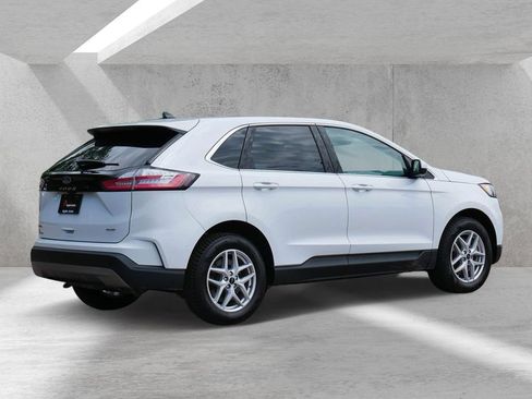 Certified 2024 Ford Edge SEL w/ Convenience Package AWD/4WD image 3