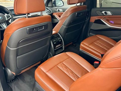 Used 2021 BMW X7 M50i w/ Dynamic Handling Package image 14