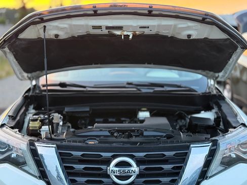 Used 2017 Nissan Pathfinder SV AWD/4WD image 30