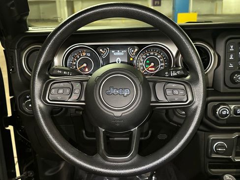 Used 2021 Jeep Wrangler Sport AWD/4WD image 16