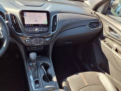 Used 2023 Chevrolet Equinox Premier FWD image 3