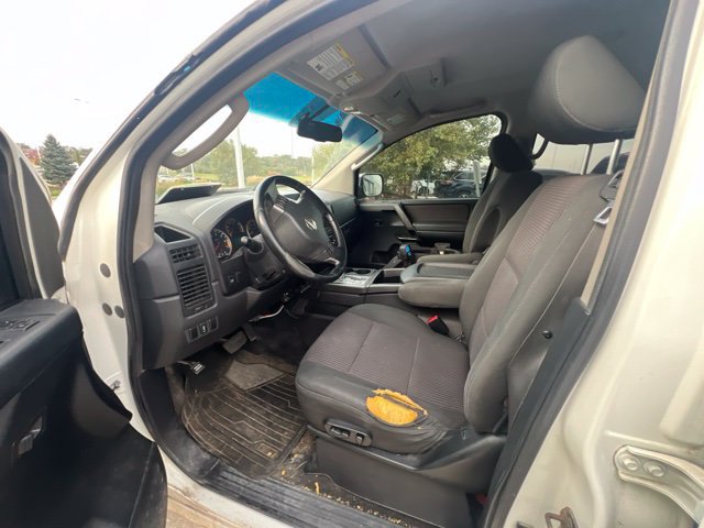 Used 2010 Nissan Titan SE w/ SE Value Truck Pkg AWD/4WD image 11