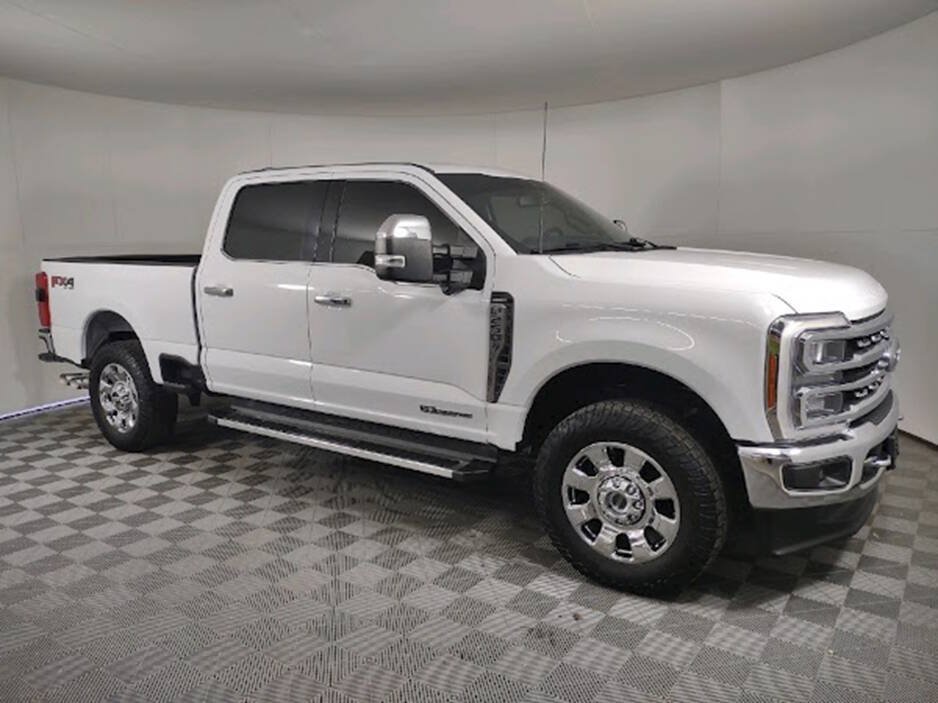 Used 2023 Ford F250 Lariat w/ Chrome Package AWD/4WD image 3