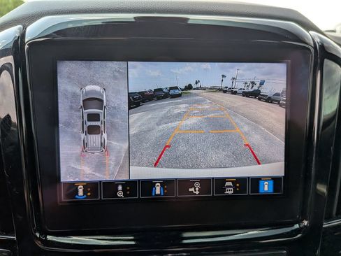 Used 2023 Chevrolet Traverse High Country FWD image 27