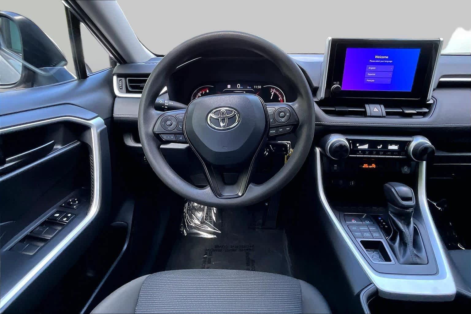 Used 2023 Toyota RAV4 LE AWD/4WD image 6