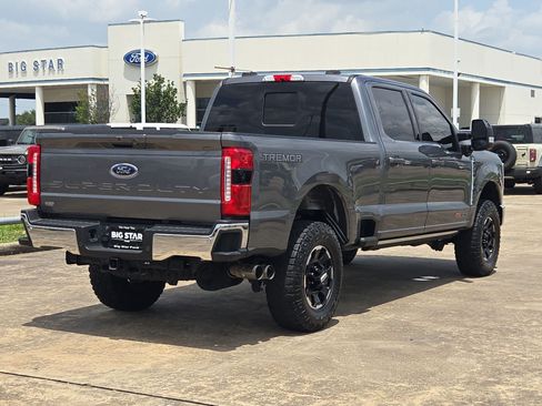 Used 2025 Ford F250 Lariat w/ Lariat Ultimate Package AWD/4WD image 3