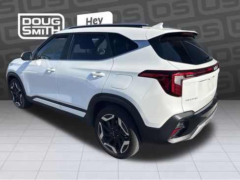 Used 2024 Kia Seltos SX w/ SX Sunroof Package AWD/4WD image 3