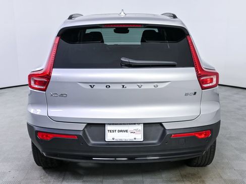 Used 2025 Volvo XC40 B5 Plus image 30