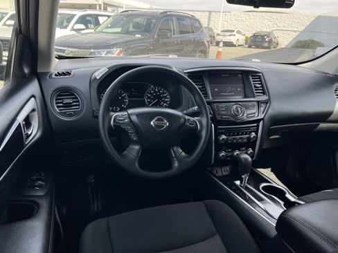 Used 2019 Nissan Pathfinder S image 7
