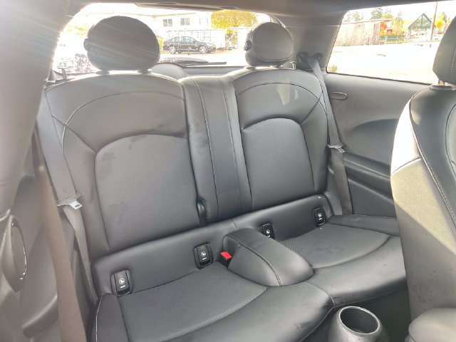 Used 2022 MINI Cooper 2-Door Hardtop FWD image 10