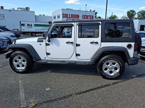 Used 2017 Jeep Wrangler Unlimited Sport w/ Quick Order Package 24S AWD/4WD image 2