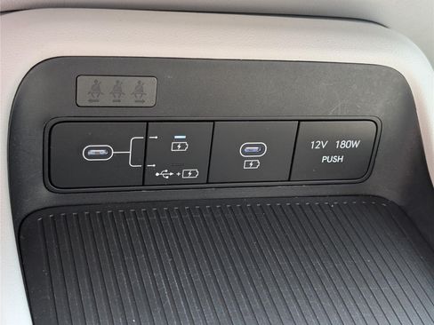 Used 2025 Hyundai Kona SEL AWD/4WD image 24