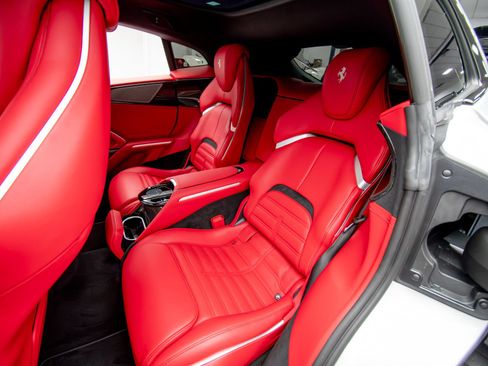 Used 2025 Ferrari Purosangue AWD/4WD image 31