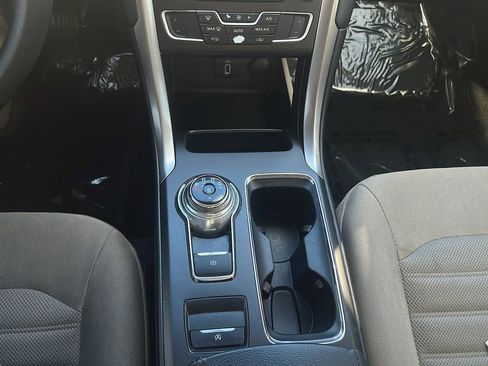 Used 2018 Ford Fusion SE w/ Fusion SE Technology Package FWD image 14