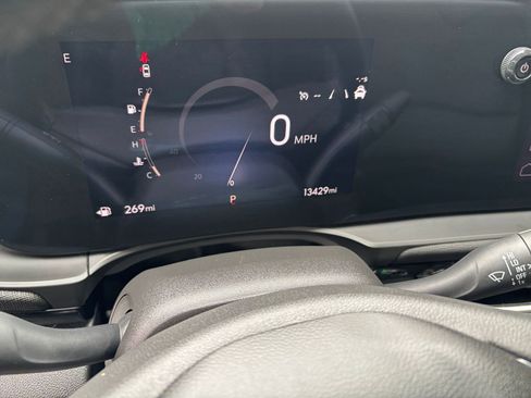 Used 2025 Buick Envista Sport Touring image 34