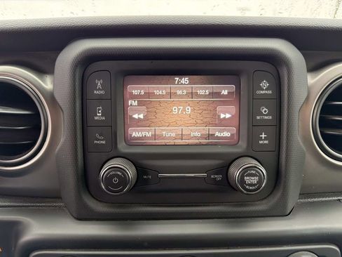 Used 2021 Jeep Wrangler Unlimited Sport image 32