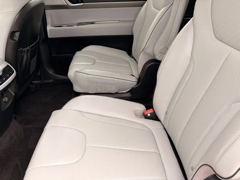 Used 2025 Hyundai Palisade SEL FWD image 17