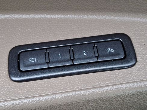 Used 2019 Chevrolet Suburban LT AWD/4WD image 27