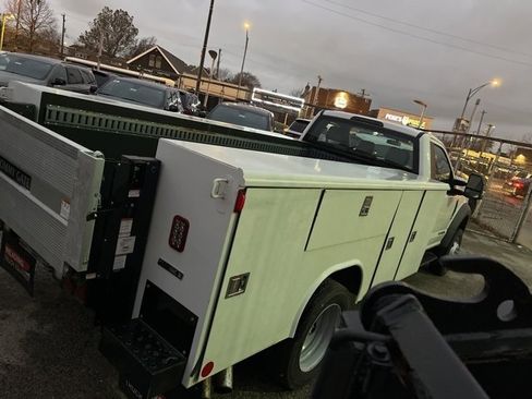 Used 2019 Ford F450 XL w/ Power Equipment Group image 4